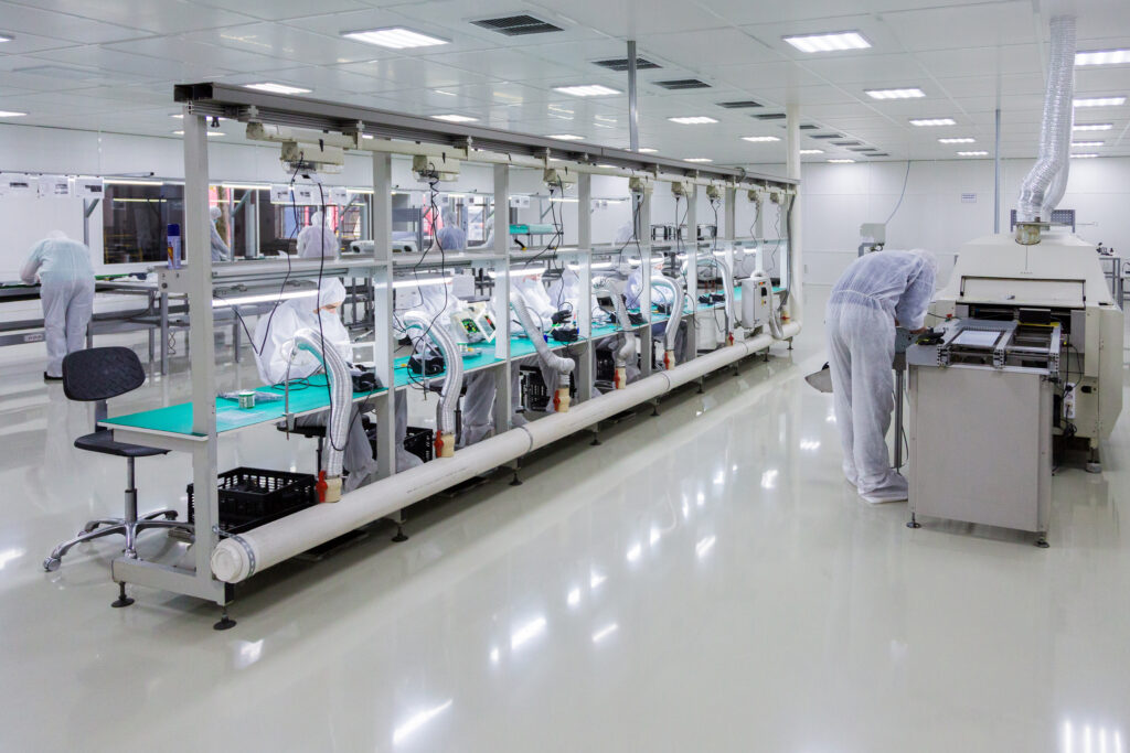 People White Isolating Costumes Working Laboratory 1024x683